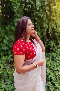 Desi indian mature saree